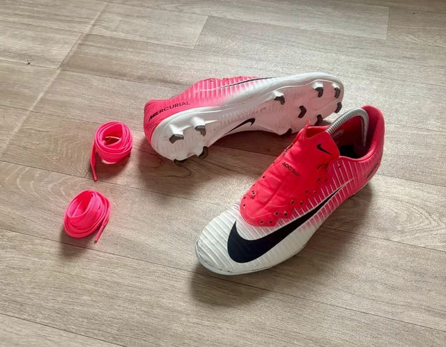 Nike Mercurial ACC Botas de Fútbol Rosas y Blancas
