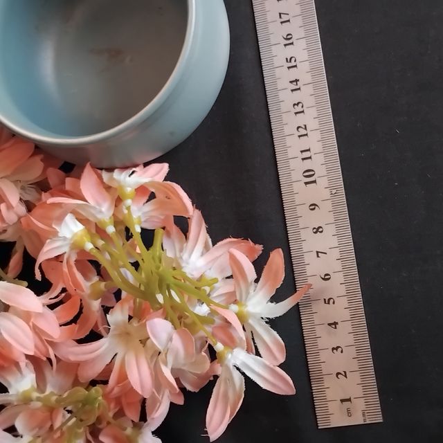 Vaso Cerâmica Azul com Flores Artificiais Rosa