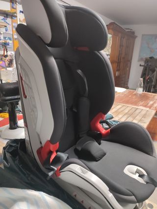 Silla de coche Chicco casi nueva