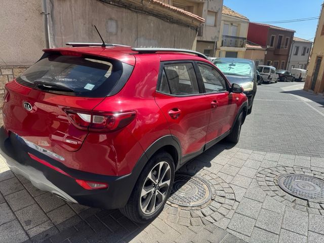 Vendo Kia stonic años 2020 y 36 mil kilómetros nue