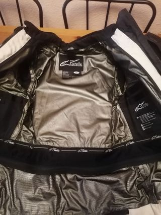 Cazadora de moto con protecciones, casi nueva