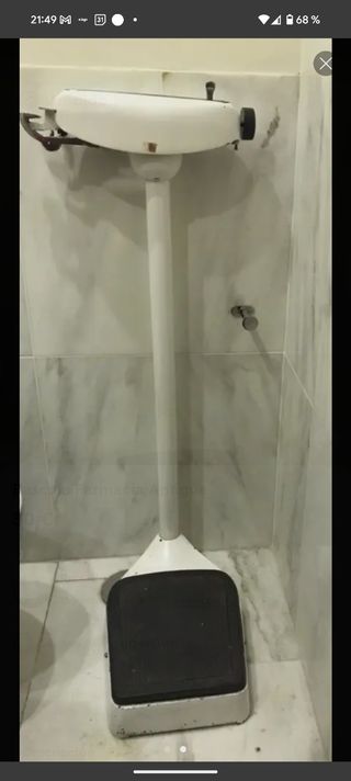 Báscula antigua farmacia