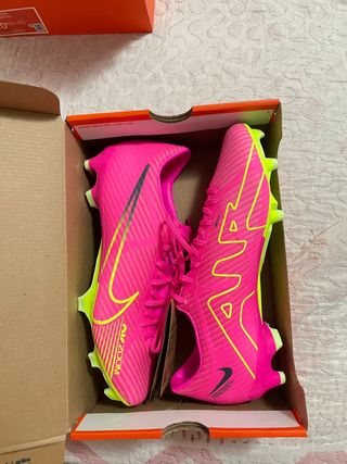 Zapatillas Nike Futbol Rosas y Amarillas