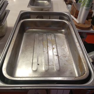 Todo tipo de material en un garaje, venir a ver