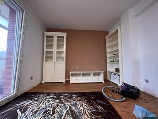 Vitrina Ikea Blanca con Puertas de Cristal