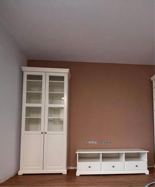 Vitrina Ikea Blanca con Puertas de Cristal