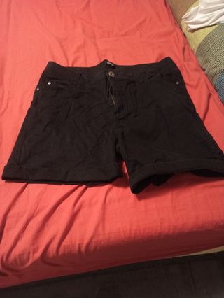 Pantalón corto vaquero negro