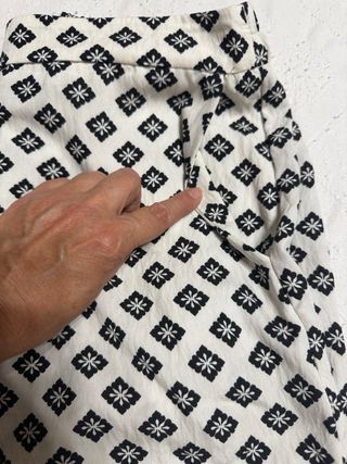 Pantalón ancho geométrico ZARA