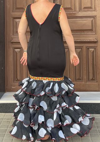 Traje Flamenca Negro Talla 46-48-50 tela elástica 