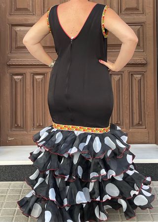 Traje Flamenca Negro Talla 46-48-50 tela elástica 