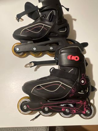 Patines en línea negros con detalles rosas