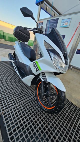 Honda PCX 125 Blanca