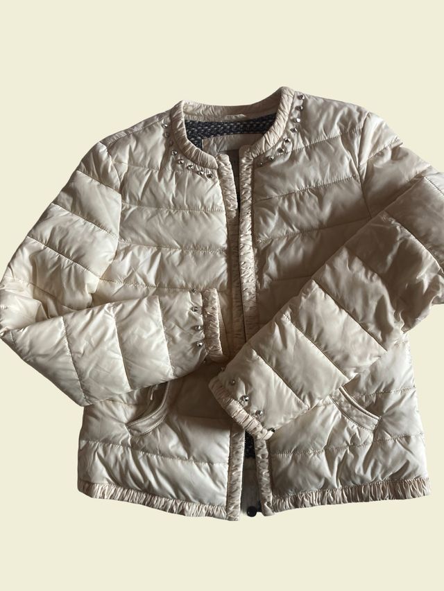 Casaco Guess bege com tachas