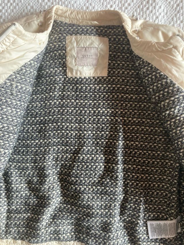 Casaco Guess bege com tachas