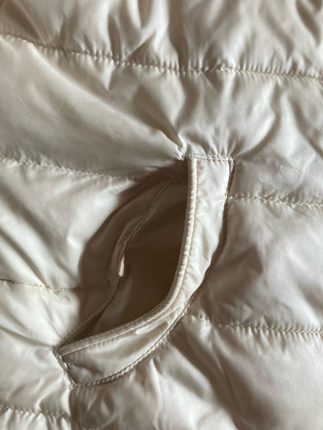 Casaco Guess bege com tachas