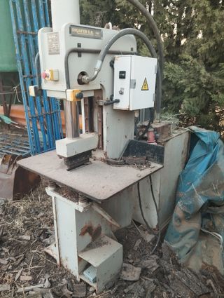 Adoquinadora y taqueadora DIGAFER S.A.