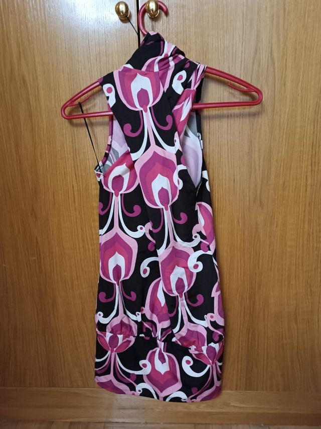 Vestido estampado cuello alto