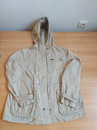 Parka mujer beige con capucha