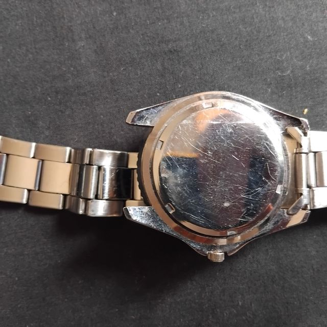 Relógio de pulso quartz azul e dourado