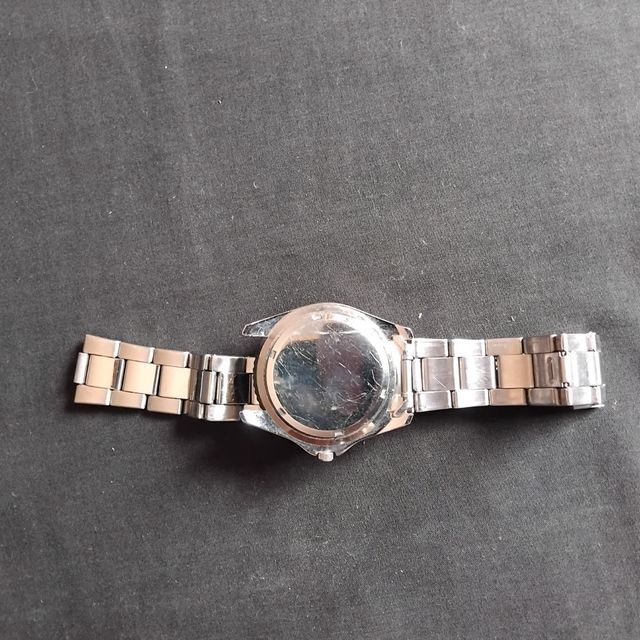 Relógio de pulso quartz azul e dourado