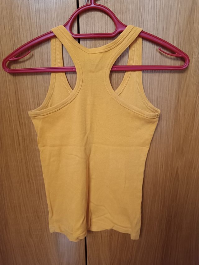 Camiseta amarilla básica