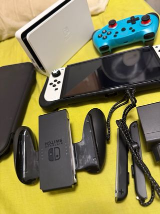 Nintendo Switch OLED Blanca y Negra