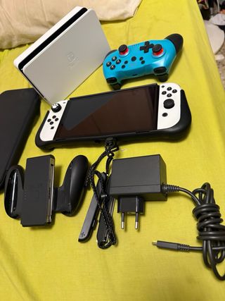 Nintendo Switch OLED Blanca y Negra