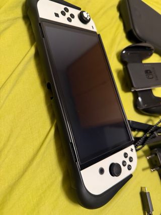 Nintendo Switch OLED Blanca y Negra