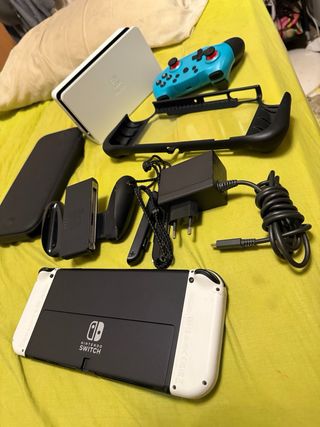 Nintendo Switch OLED Blanca y Negra