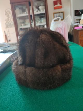Cappello in vera pelliccia marrone