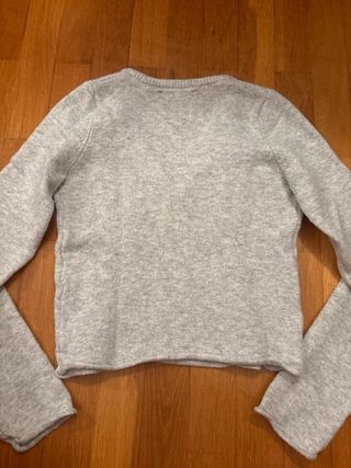 Jersey gris cuello pico