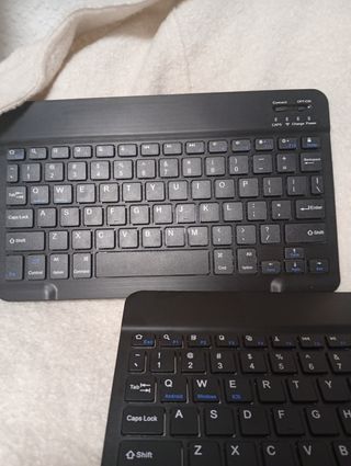 2 Teclados Inalámbricos Bluetooth Negros