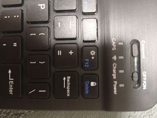 2 Teclados Inalámbricos Bluetooth Negros