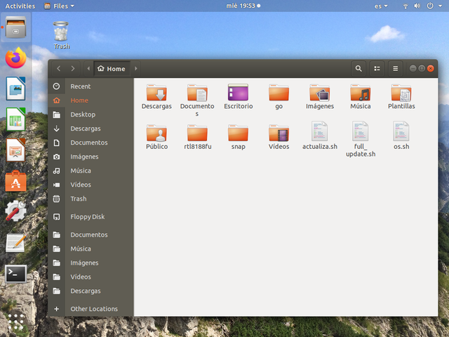 Ordenador LG gris/negro con Ubuntu 18.04