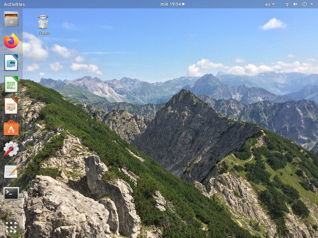 Ordenador LG gris/negro con Ubuntu 18.04