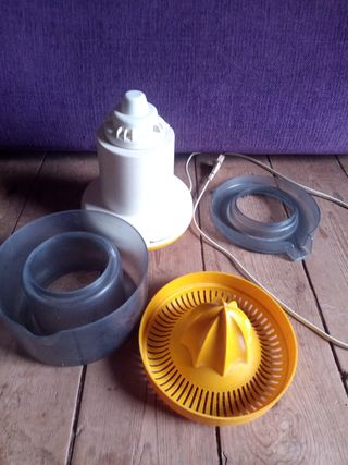 Exprimidor Eléctrico Moulinex Antiguo.
Funciona