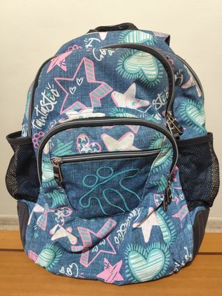 Mochila juvenil con múltiples bolsillos 