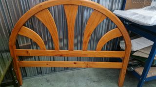 Cabecero de madera estilo abanico