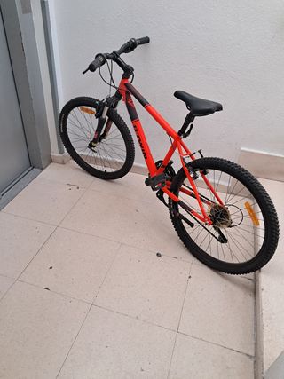 Bicicleta mediana roja
