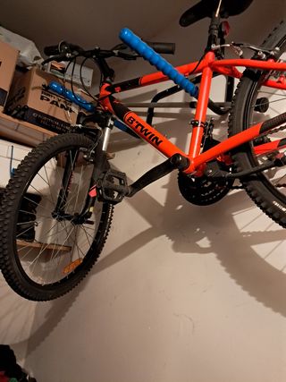 Bicicleta mediana roja