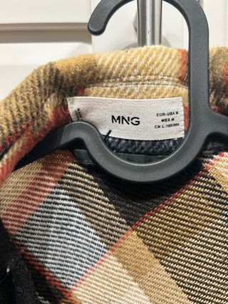Cazadora cuadros oversize Mango Talla M