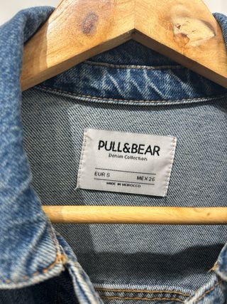 Cazadora vaquera Pull&Bear desgastada