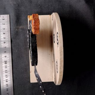 Suporte de guardanapos de madeira com galinha