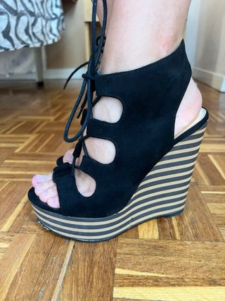 Zeppe con lacci nere