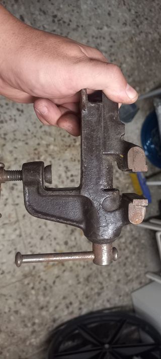 Tornillo de banco pequeño