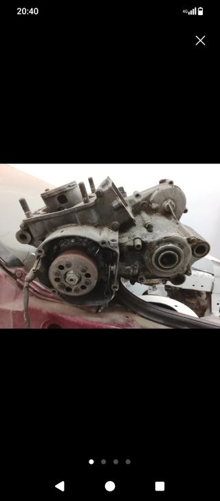 Motor honda cr 250.