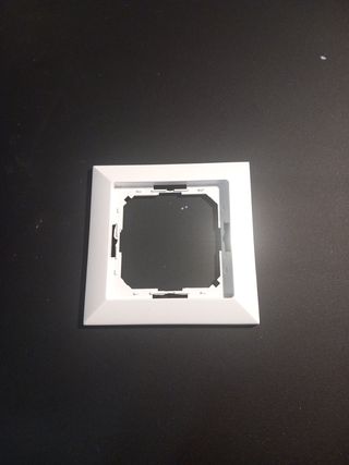 Marco para enchufe/interruptor blanco