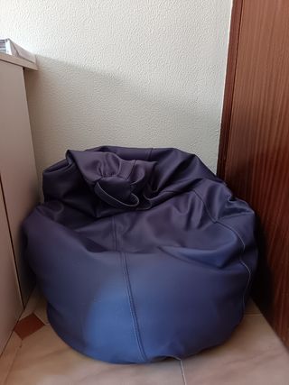 Puf azul de piel sintética
