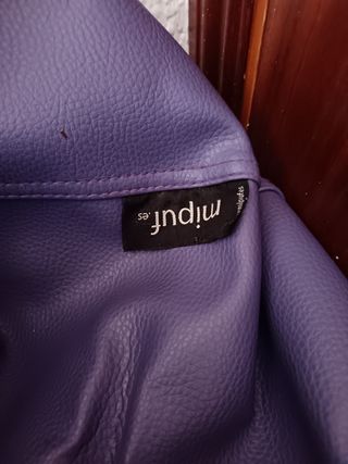 Puf azul de piel sintética