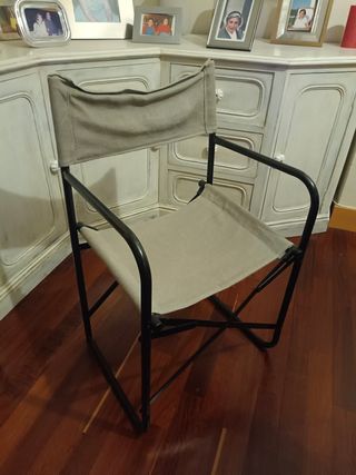Silla de director beige y negra